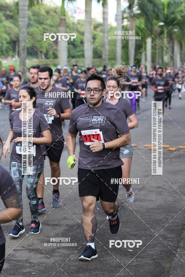 Buy your photos of the eventSantander Track & Field Run Series - Plaza Sul - Jardim Botnico on Fotop