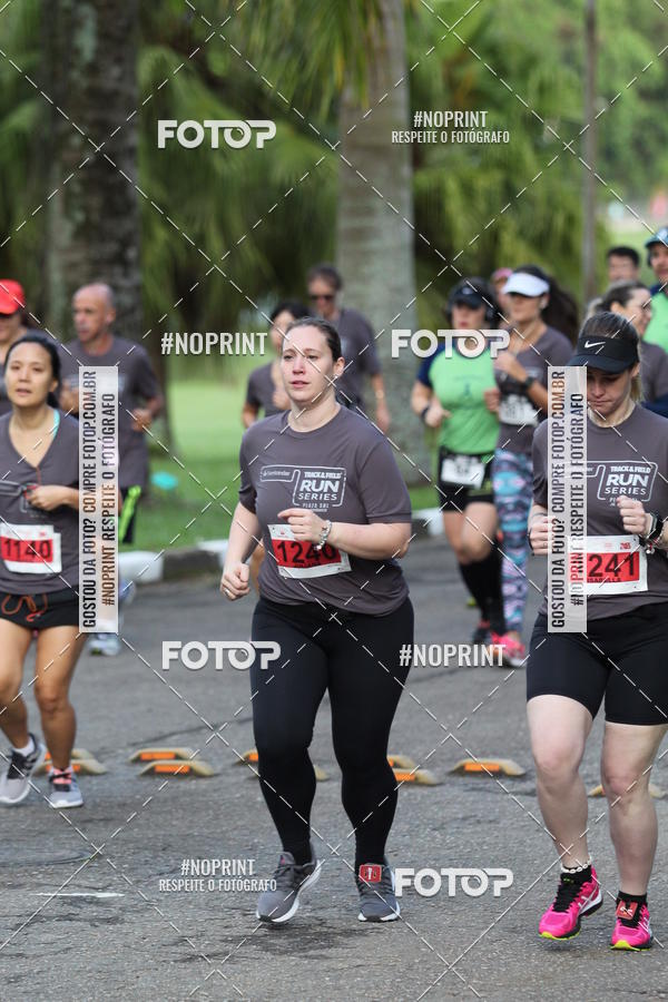 Buy your photos of the eventSantander Track & Field Run Series - Plaza Sul - Jardim Botnico on Fotop
