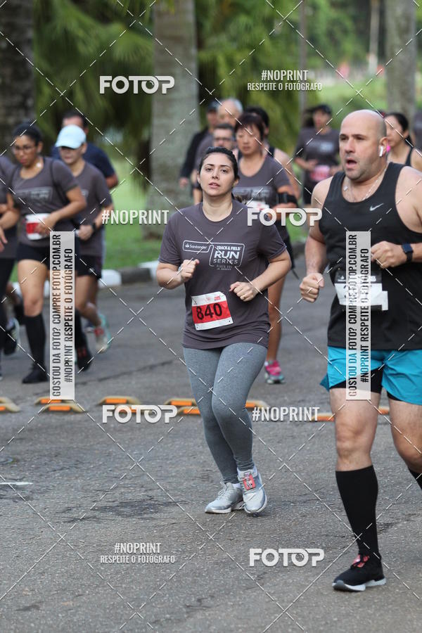 Buy your photos of the eventSantander Track & Field Run Series - Plaza Sul - Jardim Botnico on Fotop