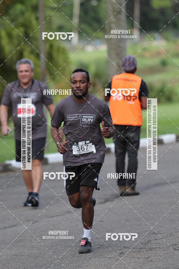 Buy your photos of the eventSantander Track & Field Run Series - Plaza Sul - Jardim Botnico on Fotop