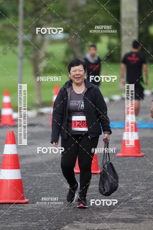 Buy your photos of the eventSantander Track & Field Run Series - Plaza Sul - Jardim Botnico on Fotop