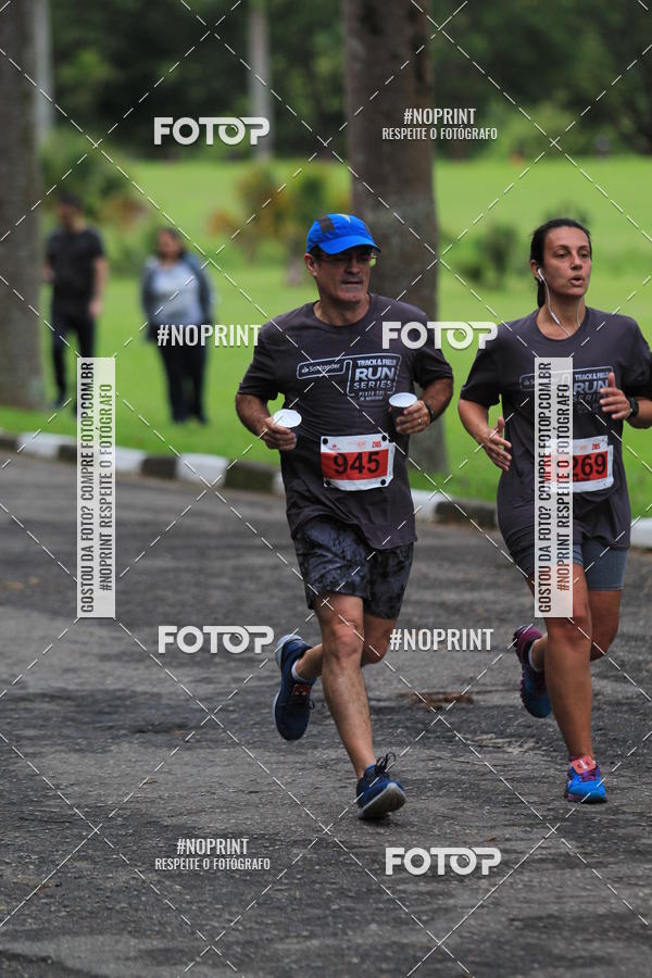 Buy your photos of the eventSantander Track & Field Run Series - Plaza Sul - Jardim Botnico on Fotop