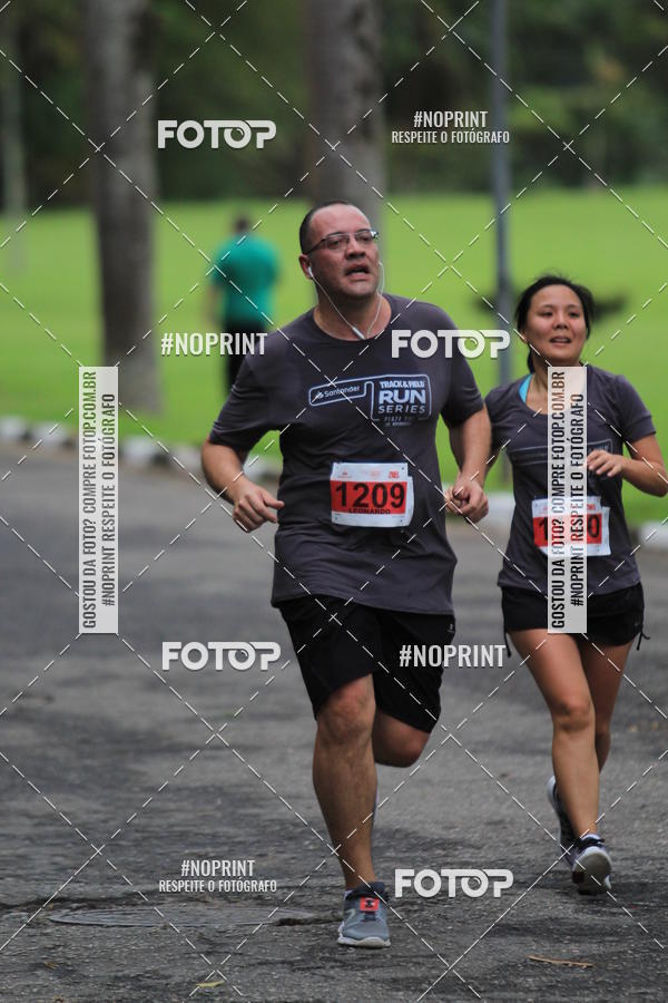 Buy your photos of the eventSantander Track & Field Run Series - Plaza Sul - Jardim Botnico on Fotop