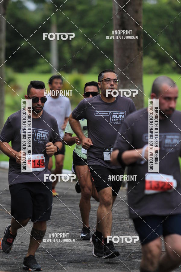 Buy your photos of the eventSantander Track & Field Run Series - Plaza Sul - Jardim Botnico on Fotop