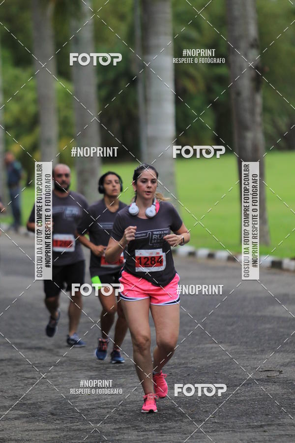 Buy your photos of the eventSantander Track & Field Run Series - Plaza Sul - Jardim Botnico on Fotop