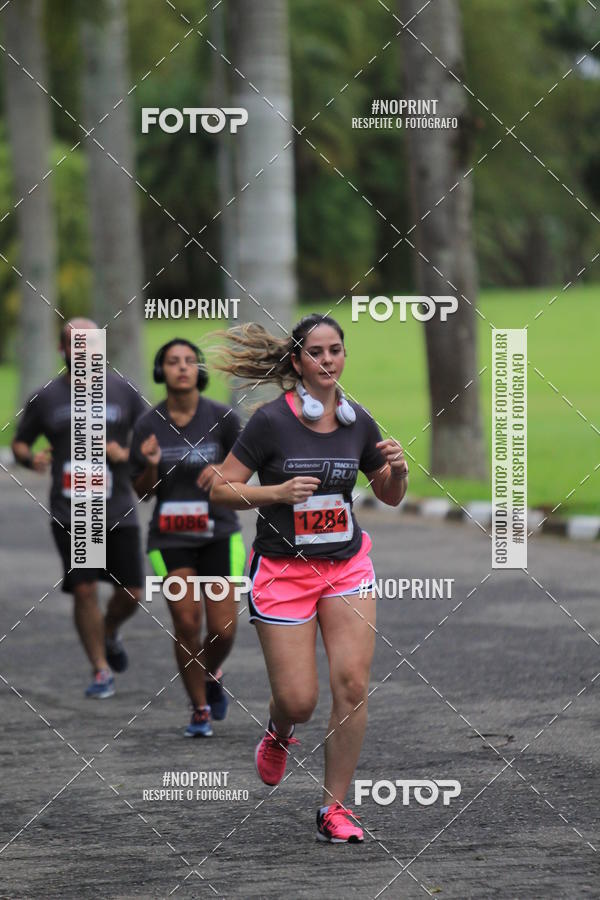 Buy your photos of the eventSantander Track & Field Run Series - Plaza Sul - Jardim Botnico on Fotop