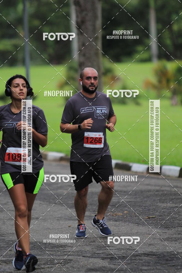 Buy your photos of the eventSantander Track & Field Run Series - Plaza Sul - Jardim Botnico on Fotop