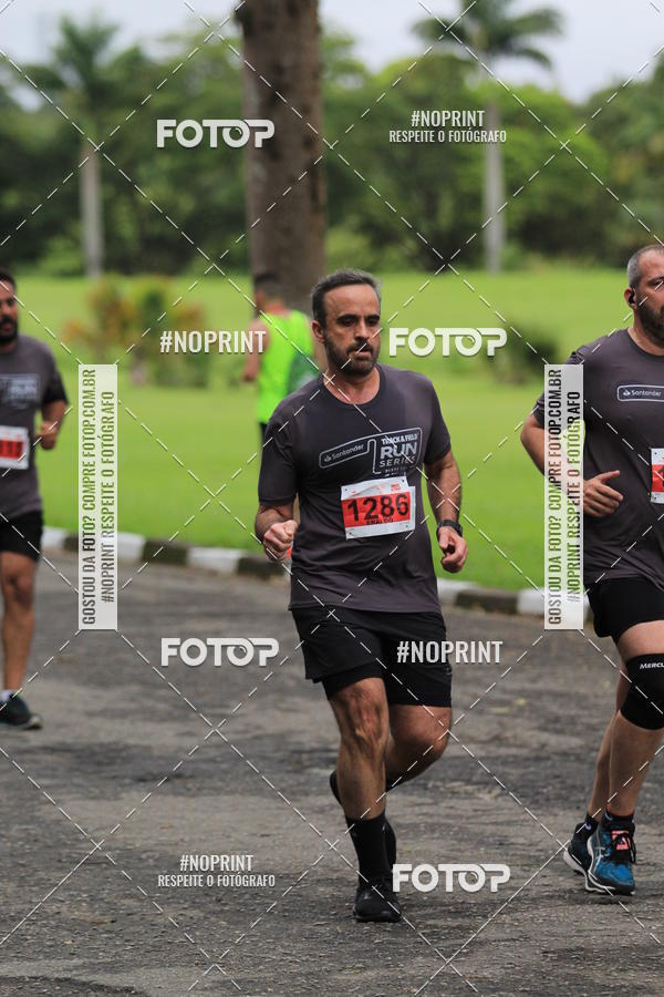 Buy your photos of the eventSantander Track & Field Run Series - Plaza Sul - Jardim Botnico on Fotop