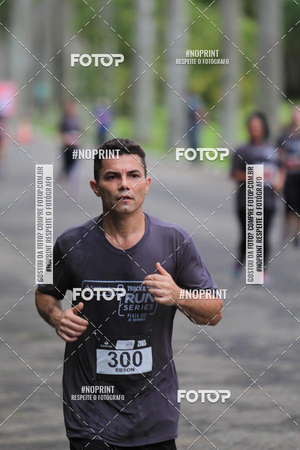 Buy your photos of the eventSantander Track & Field Run Series - Plaza Sul - Jardim Bot�nico on Fotop