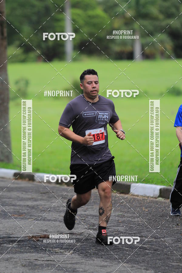 Buy your photos of the eventSantander Track & Field Run Series - Plaza Sul - Jardim Bot�nico on Fotop