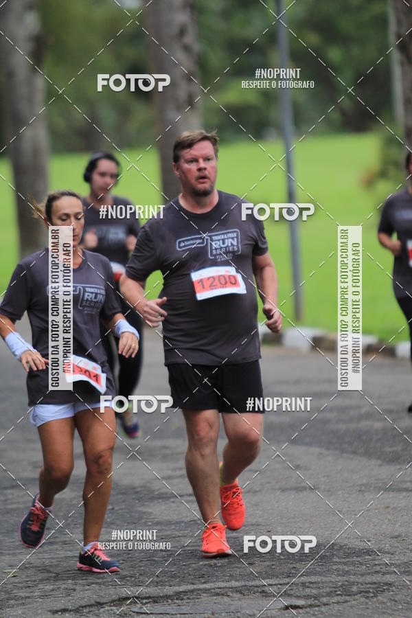 Buy your photos of the eventSantander Track & Field Run Series - Plaza Sul - Jardim Bot�nico on Fotop