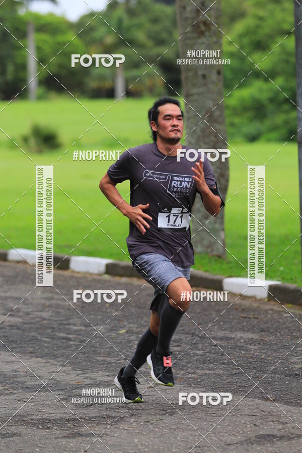 Buy your photos of the eventSantander Track & Field Run Series - Plaza Sul - Jardim Bot�nico on Fotop