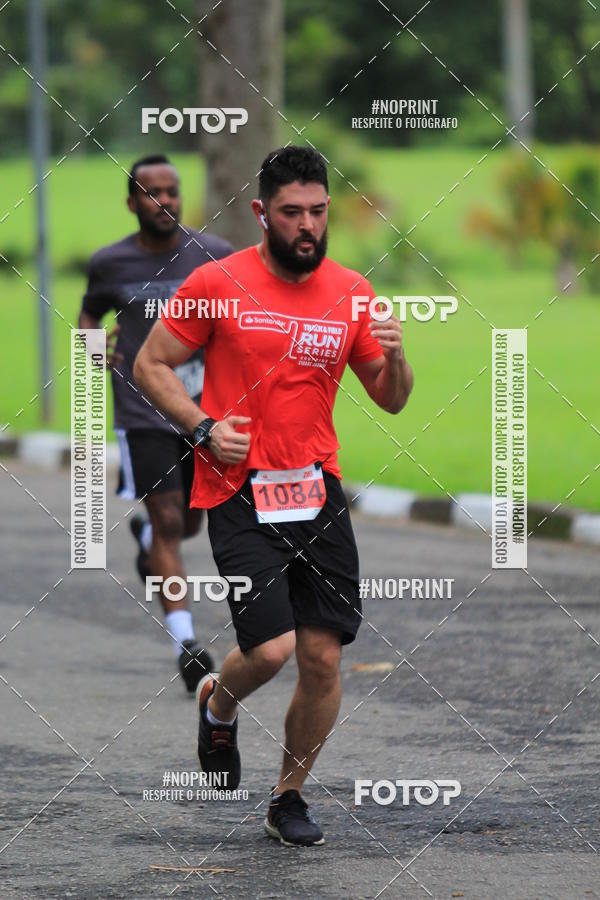 Buy your photos of the eventSantander Track & Field Run Series - Plaza Sul - Jardim Bot�nico on Fotop