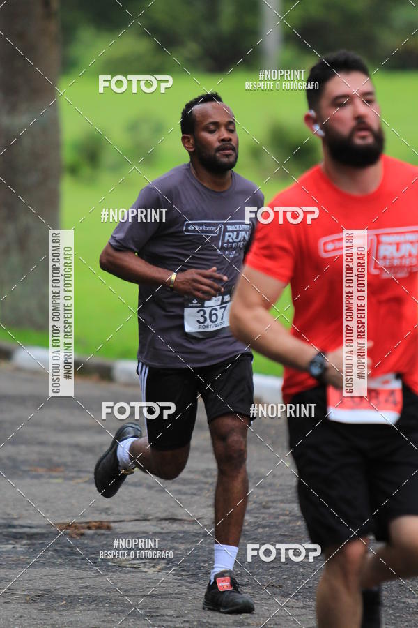Buy your photos of the eventSantander Track & Field Run Series - Plaza Sul - Jardim Bot�nico on Fotop