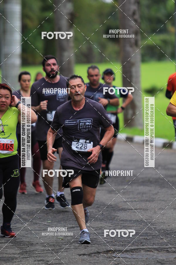 Buy your photos of the eventSantander Track & Field Run Series - Plaza Sul - Jardim Bot�nico on Fotop
