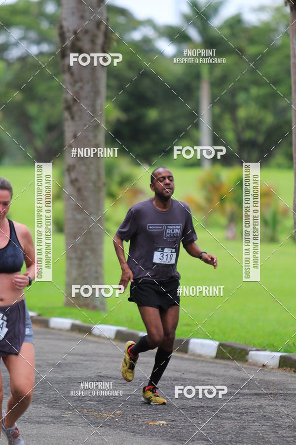 Buy your photos of the eventSantander Track & Field Run Series - Plaza Sul - Jardim Bot�nico on Fotop