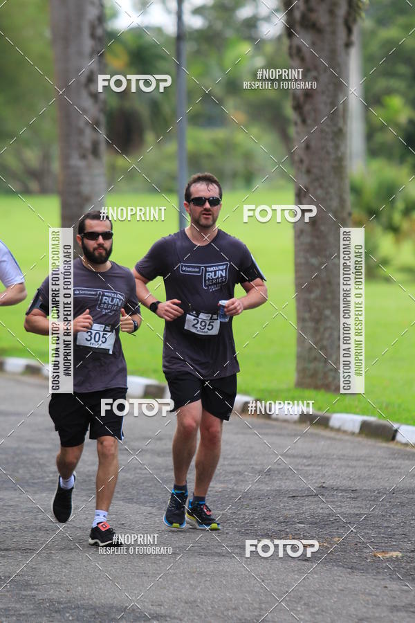 Buy your photos of the eventSantander Track & Field Run Series - Plaza Sul - Jardim Bot�nico on Fotop