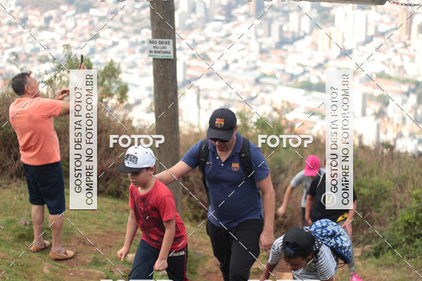 Compre as suas fotos do evento11 Caminhada Ecolgica  Subida ao Cristo - Colgio Nini Mouro no Fotop