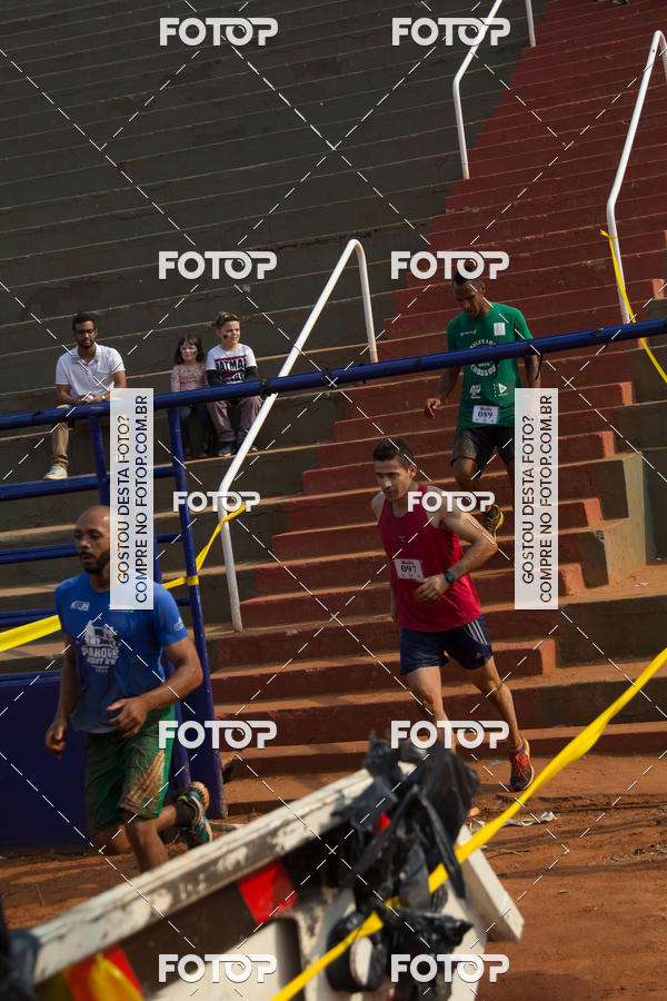 Buy your photos of the event1 Military Cross Run on Fotop