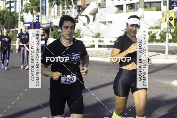 Buy your photos of the eventSantander Track & Field Run Series Celi - Etapa Aracaju on Fotop