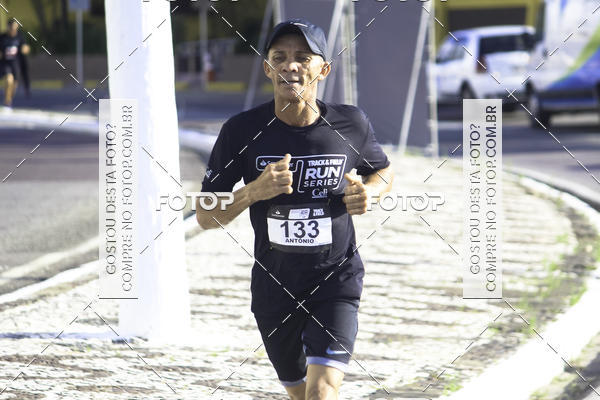 Buy your photos of the eventSantander Track & Field Run Series Celi - Etapa Aracaju on Fotop