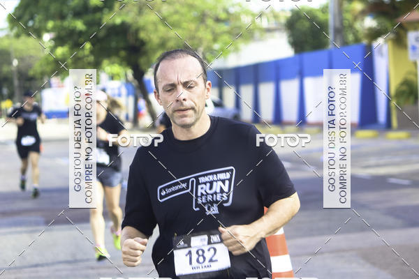 Buy your photos of the eventSantander Track & Field Run Series Celi - Etapa Aracaju on Fotop
