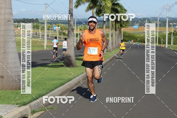 Buy your photos of the event2� Corrida e Caminhada de Fim de Ano de Salto de Pirapora on Fotop