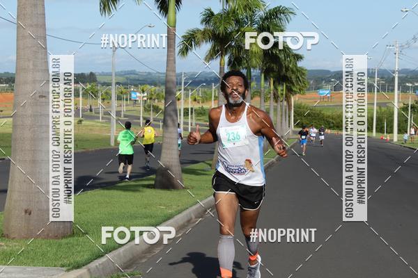 Buy your photos of the event2� Corrida e Caminhada de Fim de Ano de Salto de Pirapora on Fotop