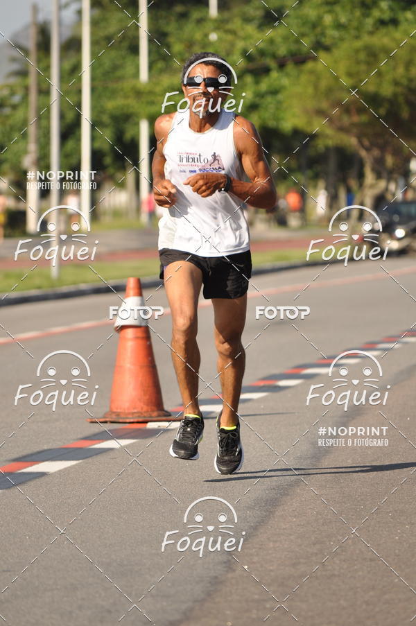 Buy your photos of the event21KES - Meia Maratona do Esprito Santo on Fotop