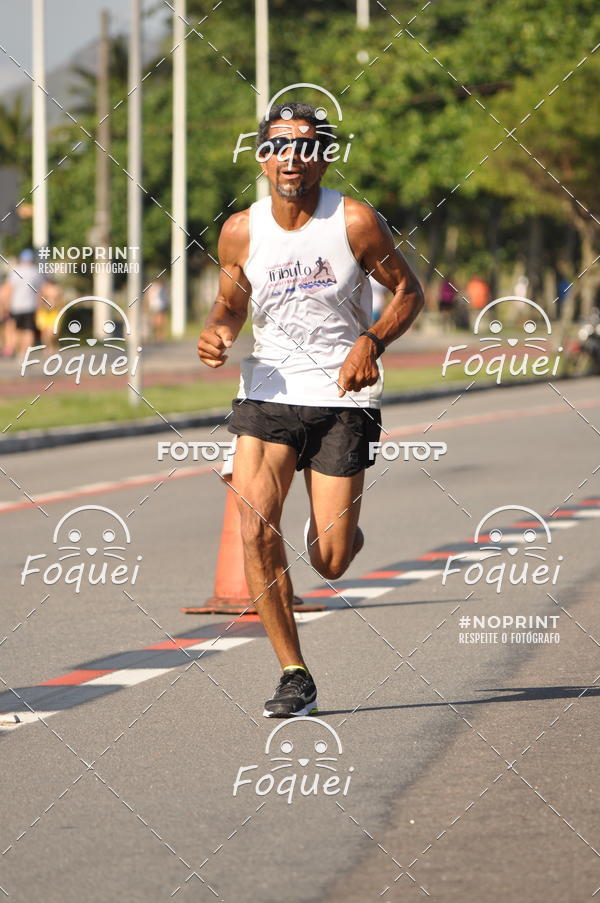 Buy your photos of the event21KES - Meia Maratona do Esprito Santo on Fotop
