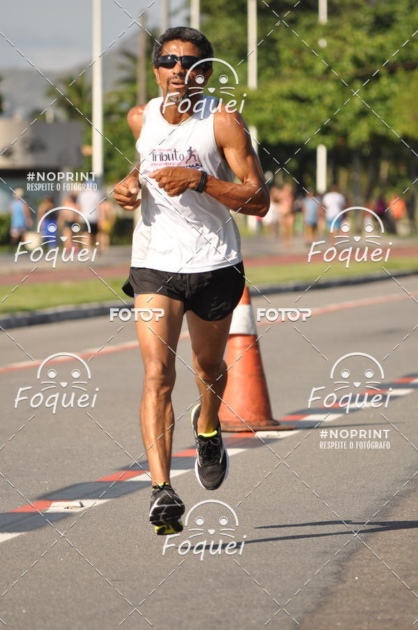 Buy your photos of the event21KES - Meia Maratona do Esprito Santo on Fotop
