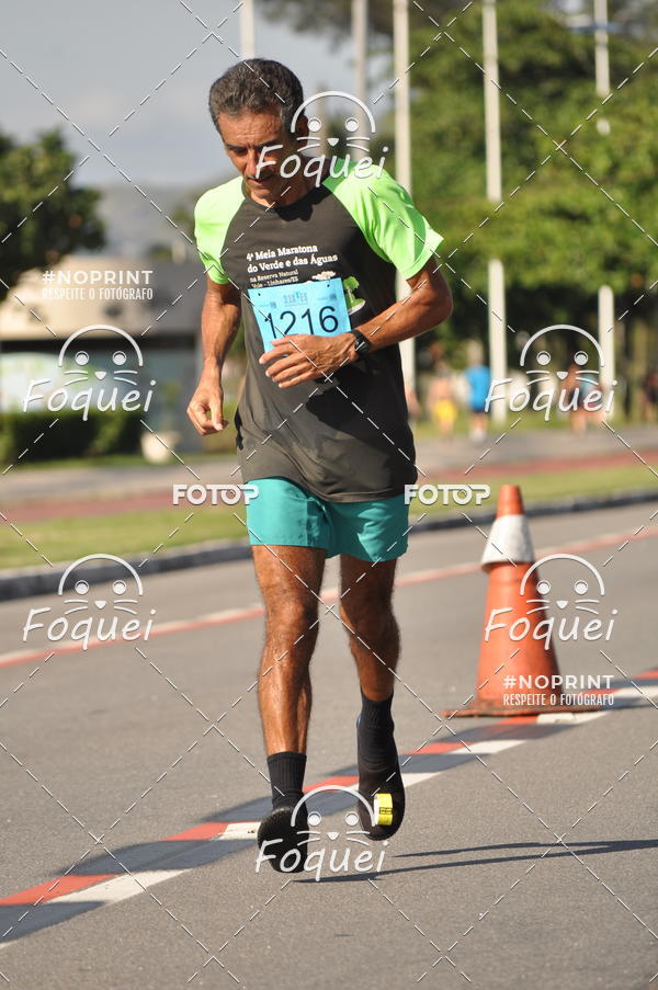 Buy your photos of the event21KES - Meia Maratona do Esprito Santo on Fotop