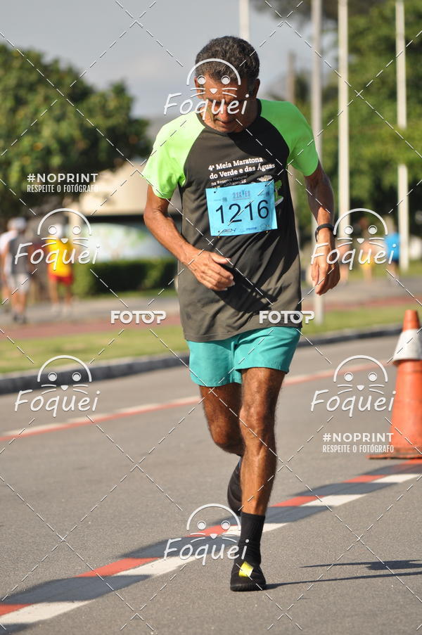 Buy your photos of the event21KES - Meia Maratona do Esprito Santo on Fotop