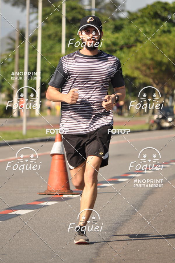 Buy your photos of the event21KES - Meia Maratona do Esprito Santo on Fotop