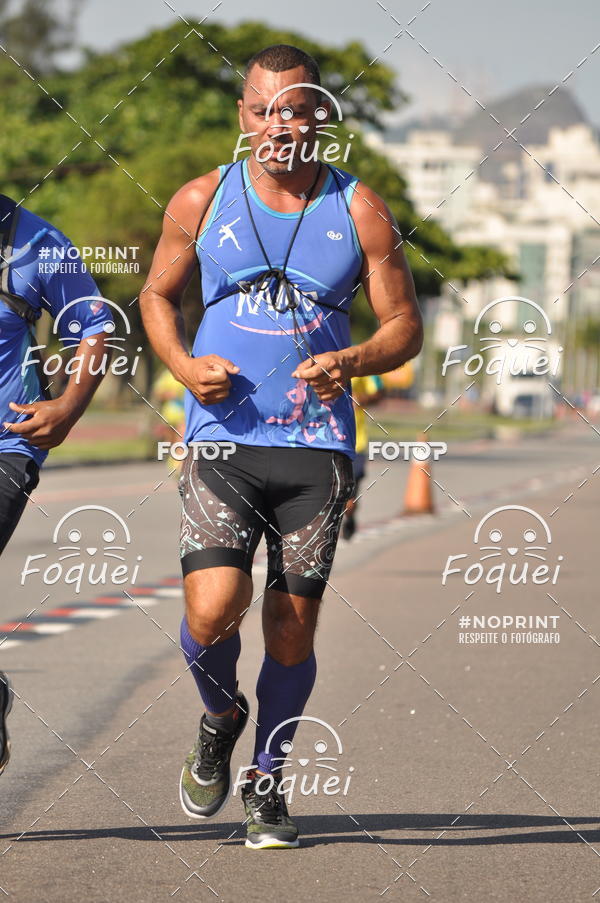 Buy your photos of the event21KES - Meia Maratona do Esprito Santo on Fotop