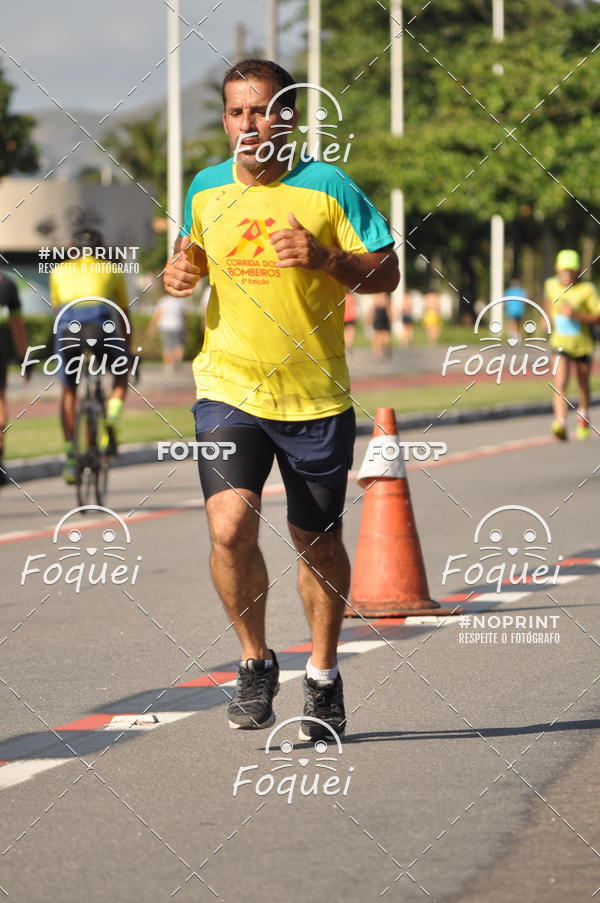 Buy your photos of the event21KES - Meia Maratona do Esprito Santo on Fotop