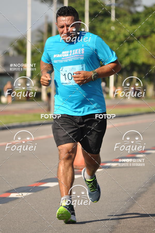 Buy your photos of the event21KES - Meia Maratona do Esprito Santo on Fotop