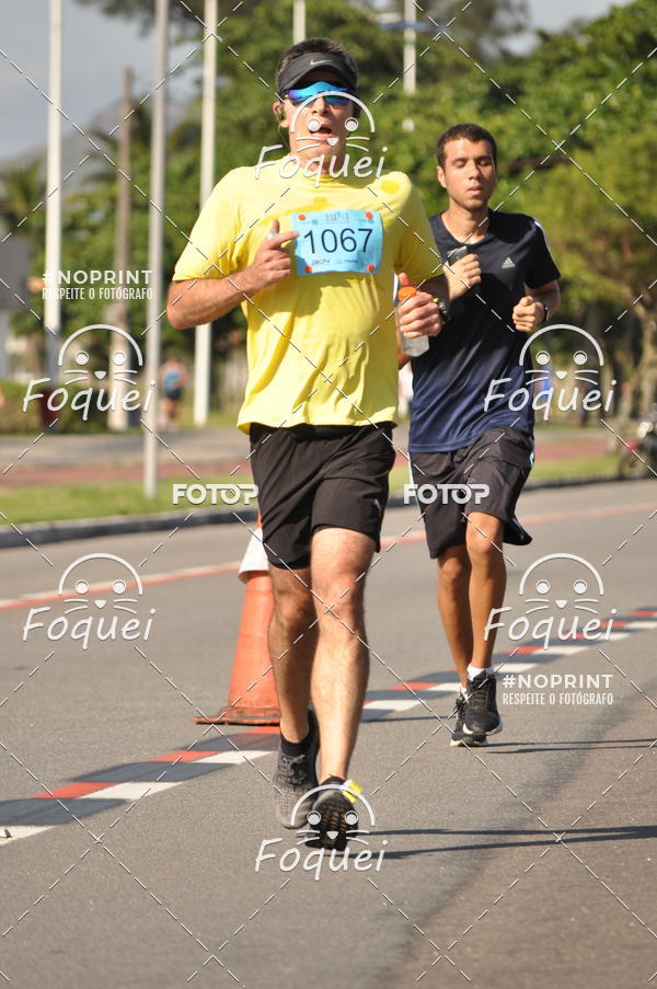 Buy your photos of the event21KES - Meia Maratona do Esprito Santo on Fotop