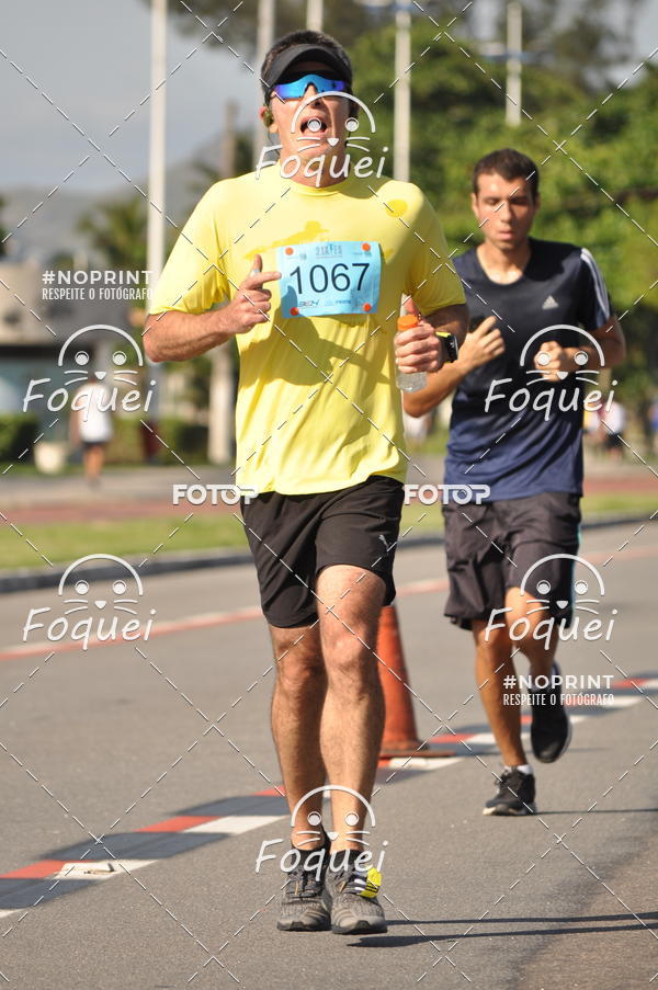 Buy your photos of the event21KES - Meia Maratona do Esprito Santo on Fotop