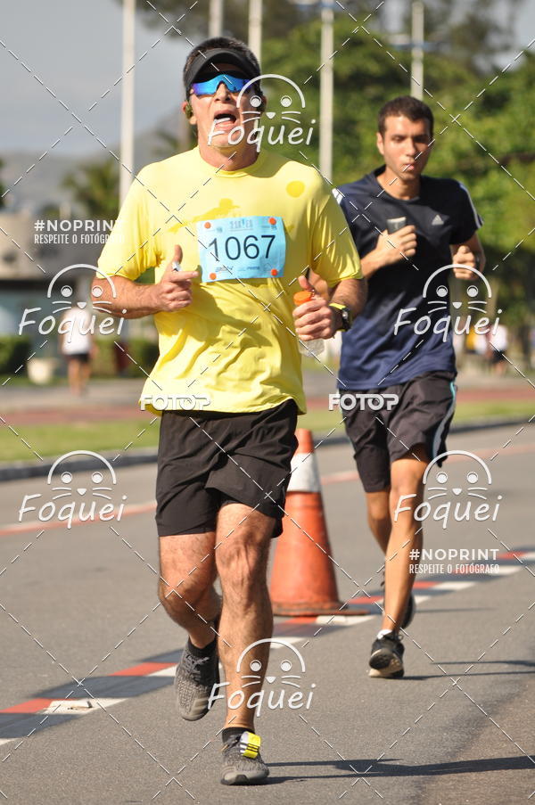 Buy your photos of the event21KES - Meia Maratona do Esprito Santo on Fotop