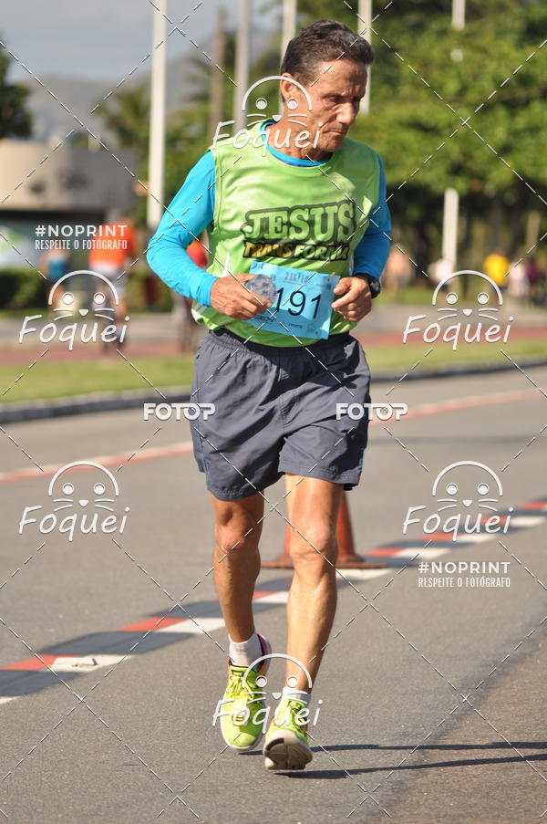 Buy your photos of the event21KES - Meia Maratona do Esprito Santo on Fotop