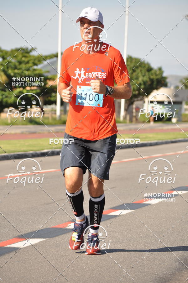 Buy your photos of the event21KES - Meia Maratona do Esprito Santo on Fotop