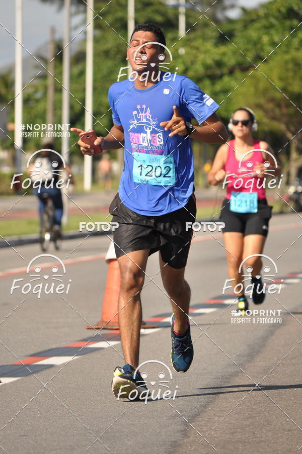 Buy your photos of the event21KES - Meia Maratona do Esprito Santo on Fotop