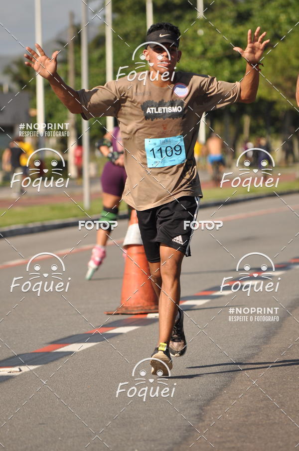Buy your photos of the event21KES - Meia Maratona do Esprito Santo on Fotop