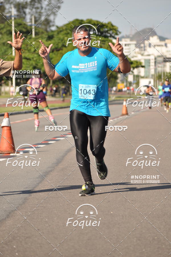Buy your photos of the event21KES - Meia Maratona do Esprito Santo on Fotop