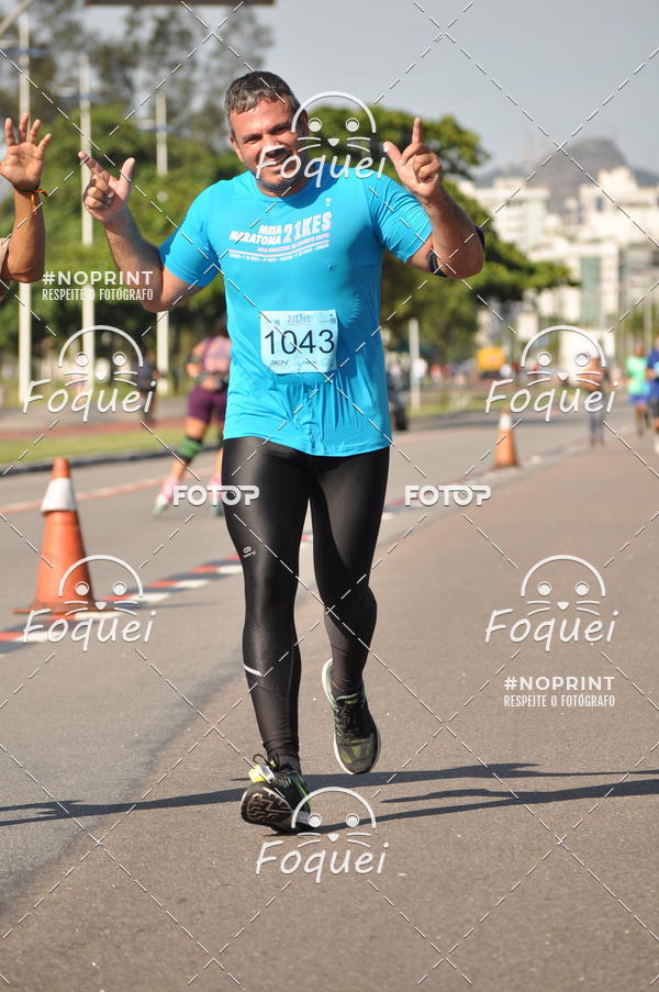 Buy your photos of the event21KES - Meia Maratona do Esprito Santo on Fotop