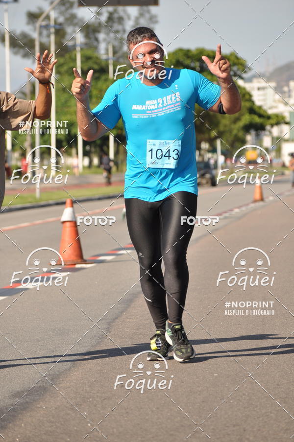 Buy your photos of the event21KES - Meia Maratona do Esprito Santo on Fotop