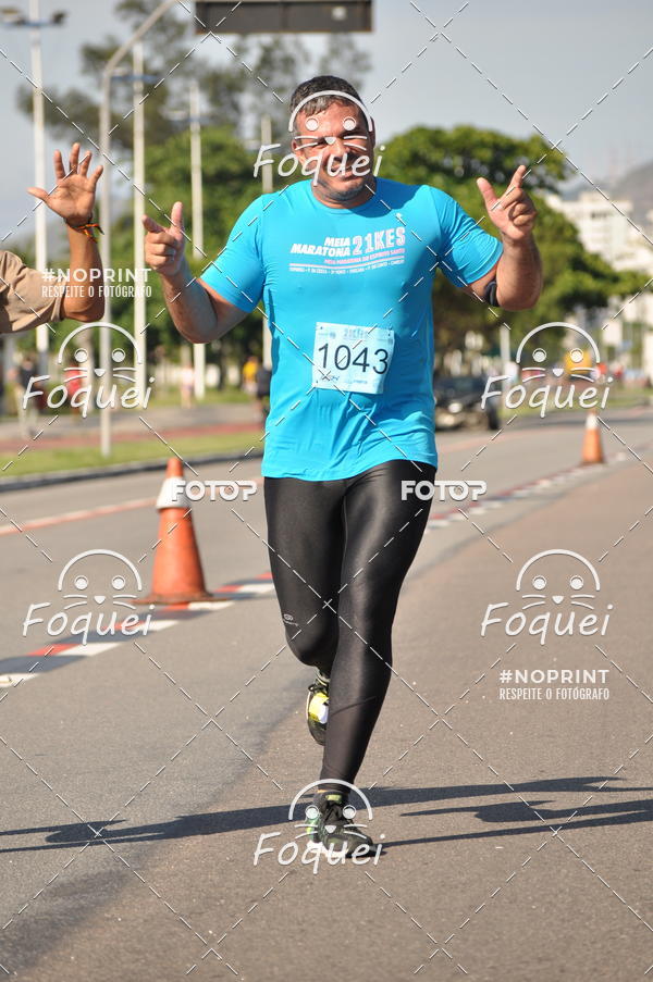 Buy your photos of the event21KES - Meia Maratona do Esprito Santo on Fotop