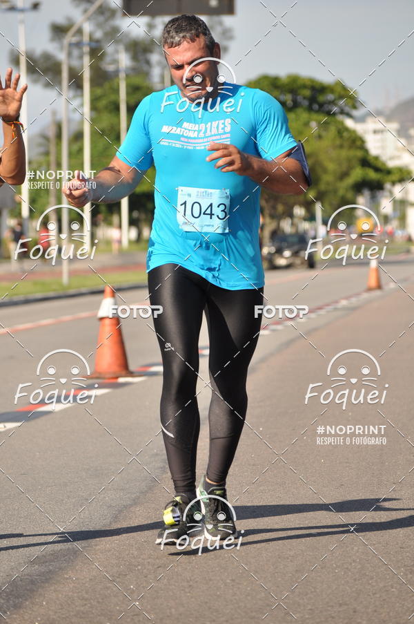 Buy your photos of the event21KES - Meia Maratona do Esprito Santo on Fotop