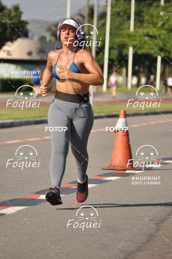 Buy your photos of the event21KES - Meia Maratona do Esprito Santo on Fotop